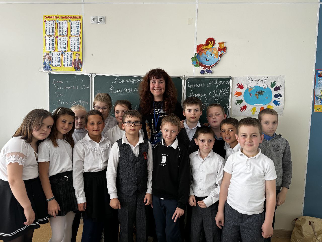 Писатель Мария Бережная провела мастер-класс для мариупольских школьников