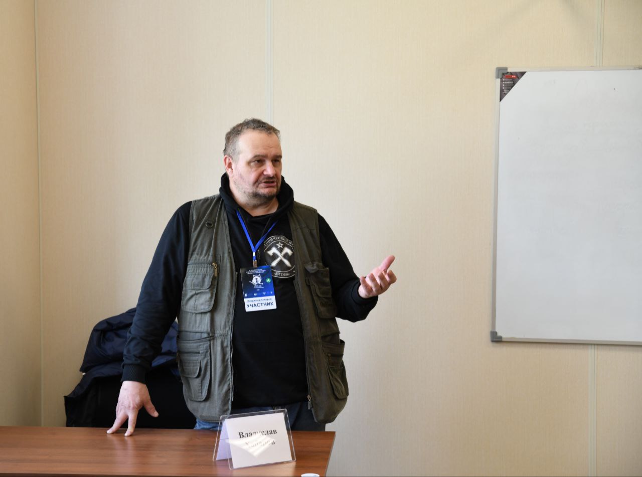 историк и публицист Владислав Хабаров провел встречу с мариупольскими студентами