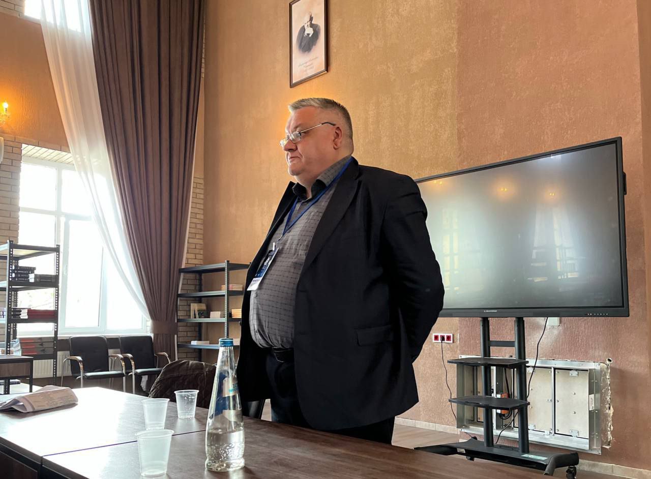 Веяние Русской весны обсудил Александр Макушин с мариупольскими студентами