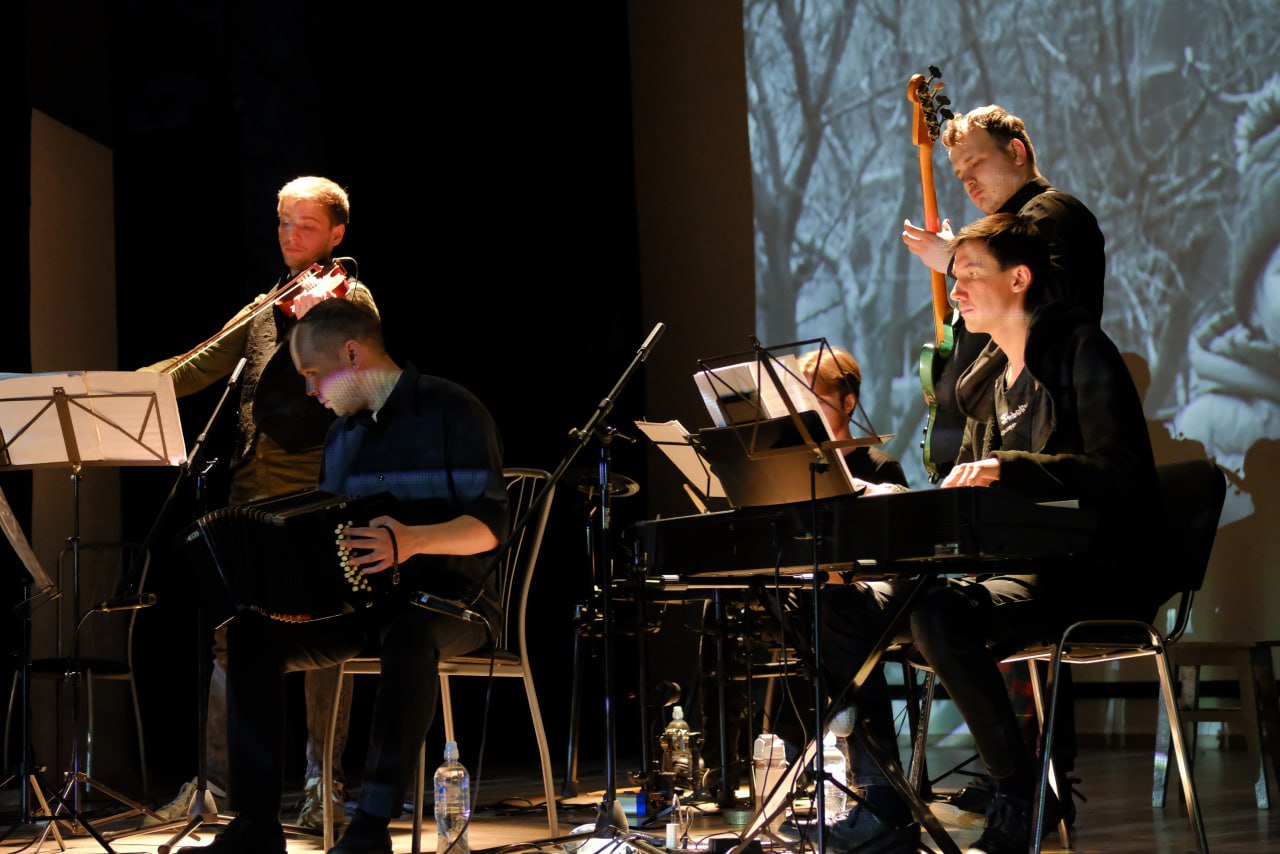 В рамках ЗнД прошло концертное шоу «Стихи войны и мира»