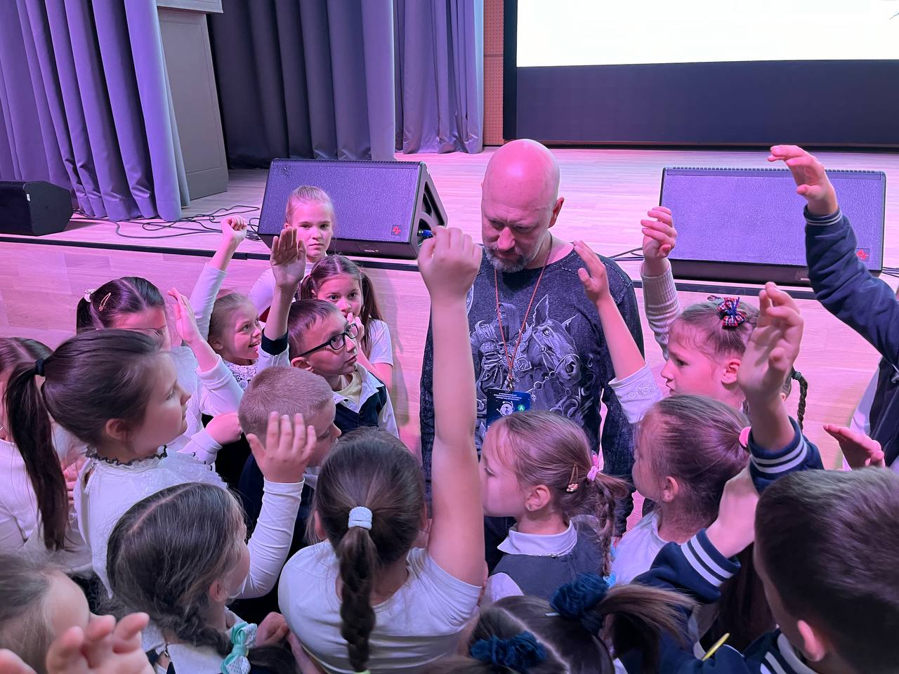 Ленту «Баба Яга спасает мир» в рамках ЗнД показали в кинотеатре «Савона» в Мариуполе