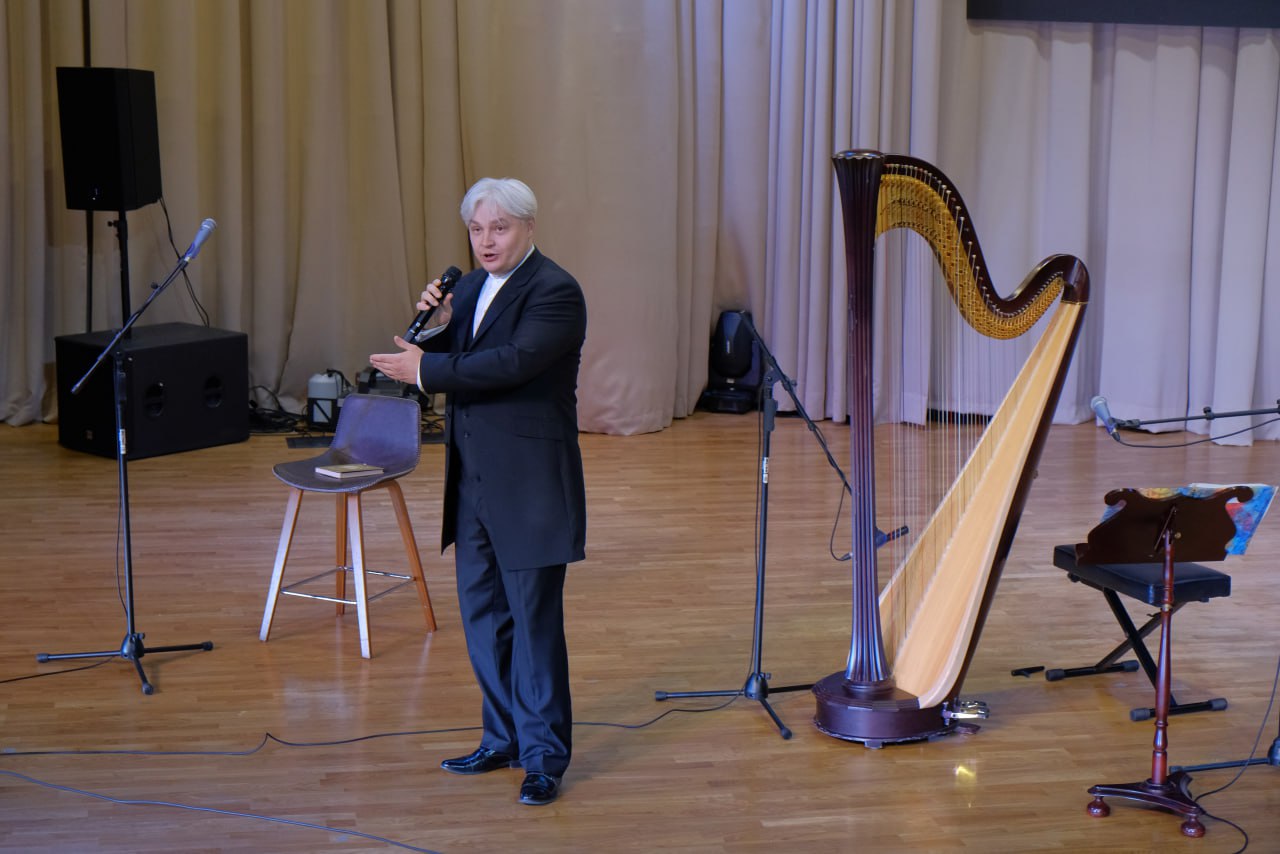 Концертную программу «Звук и голос» представили участники фестиваля Александр Гордон и София Каландадзе