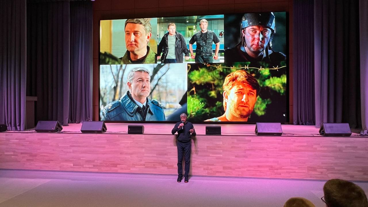 На базе МБОУ «СШ Невская»   состоялись показы киноновелл киножурнала «ВСЛУХ» кинокомпании «Артос».