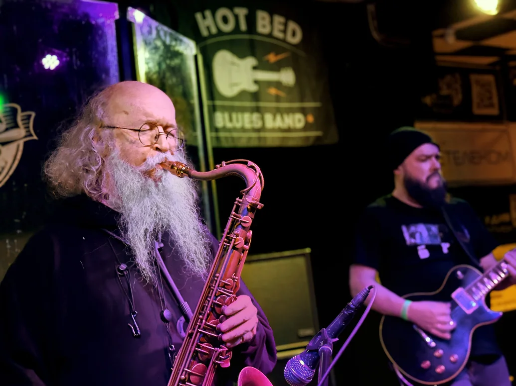 Музыкант Сергей Летов дал концерт в ДНР